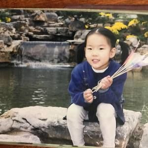 Meet your Posher, Simy